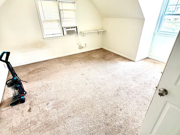 3rd image of 1324 S Dinwiddie St