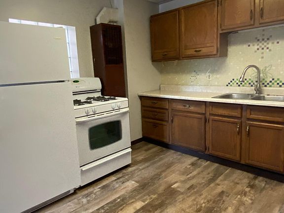 4th image of 2434 W Erie St #2