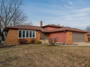 1925 Martha St, Munster, IN 46321