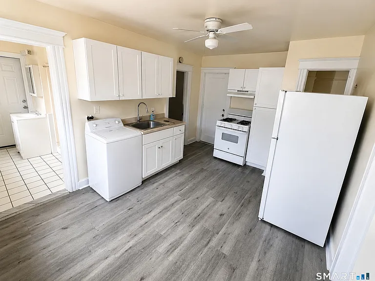 6 E Walnut St #2L — Photo 7
