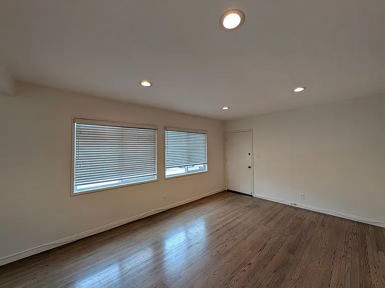 Magnolia Manor — Photo 22