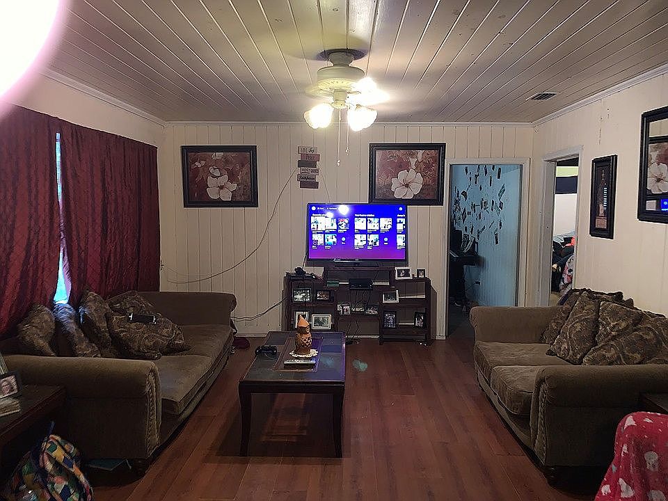 Front door, towards Bedrooms