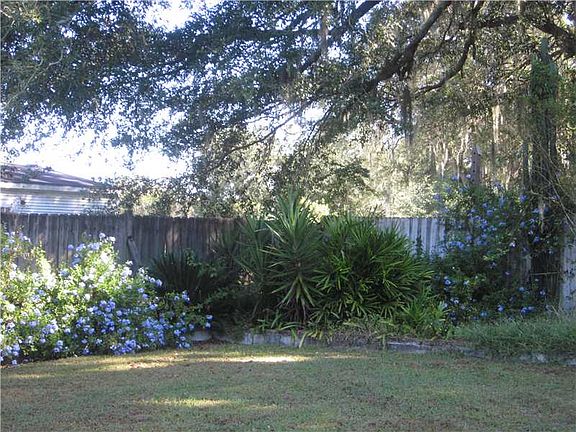 2nd image of 11901 Flint Pointe Pl