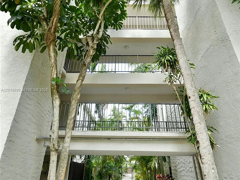 6884 N Kendall Dr #C401 — Photo 11