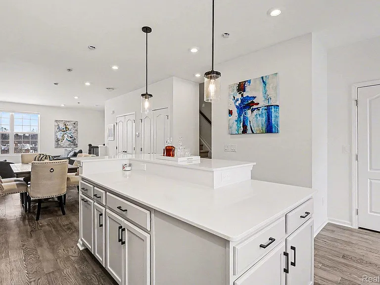 258 S Mill St — Photo 13