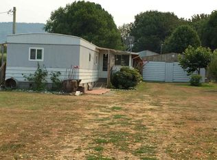 20 Ash Rd, Klamath, CA 95548