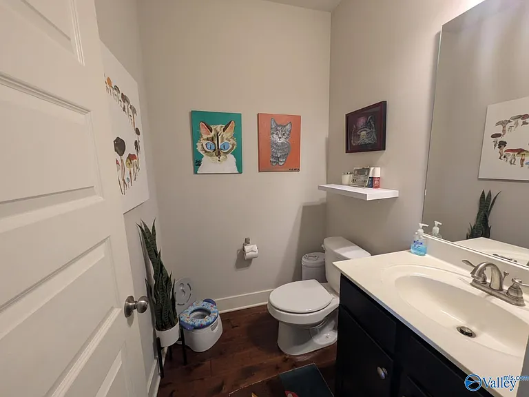 7601 Ashor Dr NW — Photo 6