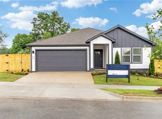 4486 W Glacier St, Fayetteville, AR 72704