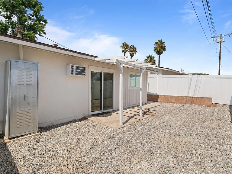 Vista Palms Apartment Homes- Yucaipa, CA — Photo 63