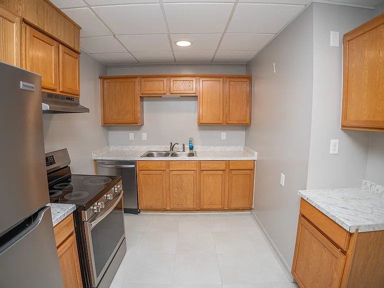 202 E Franklin St #1 — Photo 5