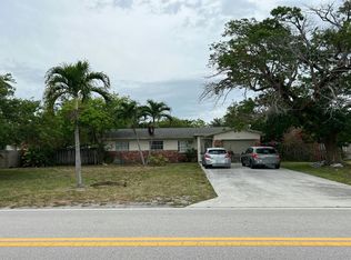 285 NW 35th St, Boca Raton, FL 33431