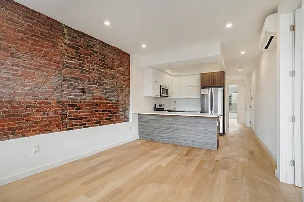 Rented by Bond New York | media 2