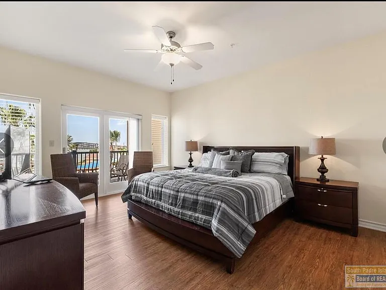 301 E Houston St #3202 — Photo 20