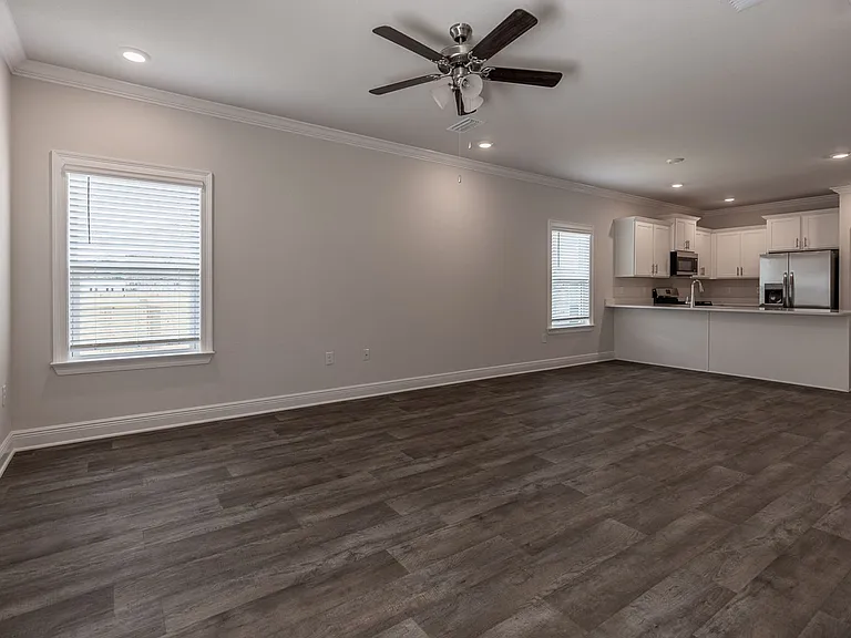 32444 Revere Dr — Photo 2