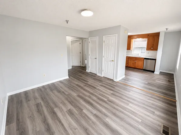 Hawthorn Apartments, 1324 N Main St APT 4, Blacksburg, VA 24060