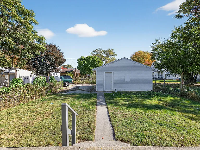 281 Parker Ave — Photo 29