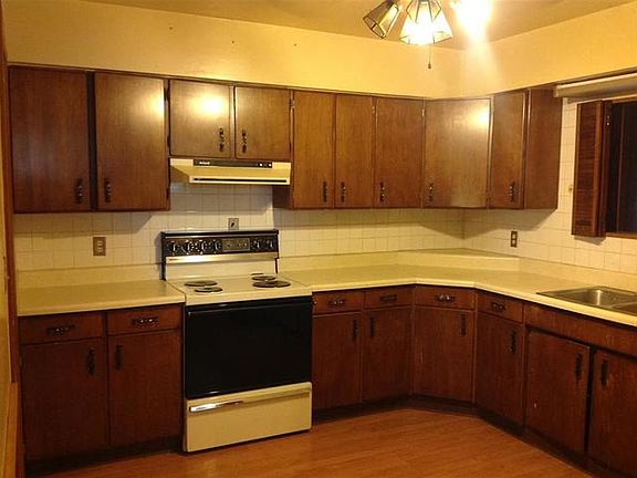 2nd image of 1803 Bell Ave
