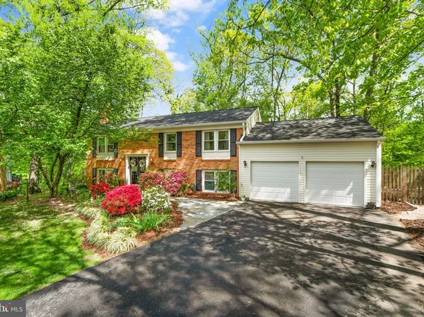 12601 Old Dorm Pl, Herndon, VA 20170