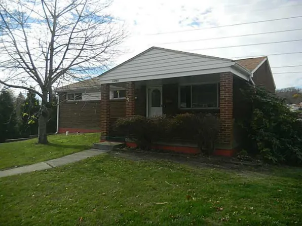 13765 Saint Clair Dr, North Huntingdon, PA 15642