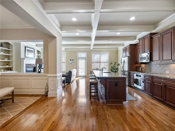 6947 Fellowship Ln, Flowery Branch, GA 30542