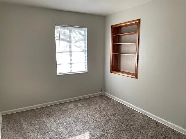 1916 S Millwood Ave — Photo 4