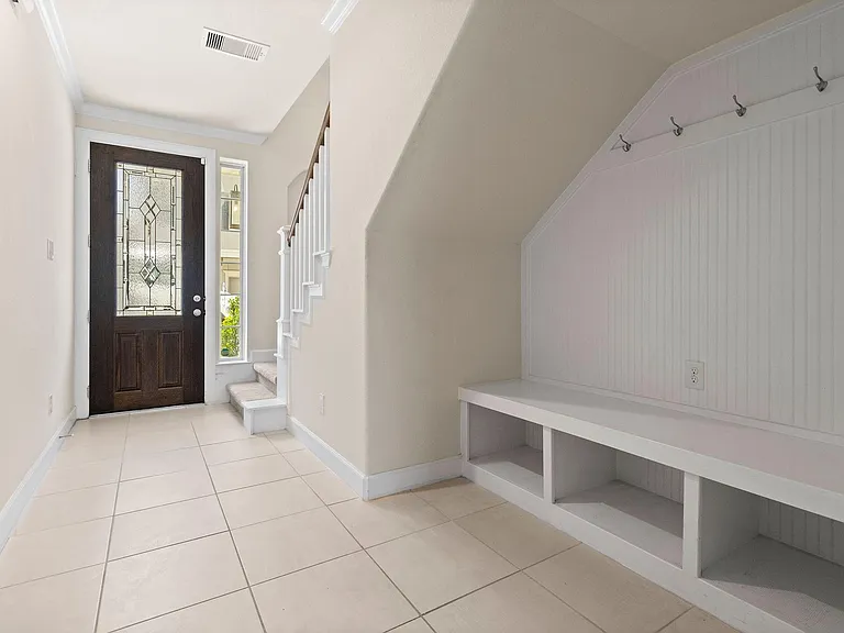 2021 Cambridge Heights Pl — Photo 4