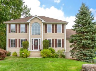 8 Briarwood Dr, Westford, MA 01886