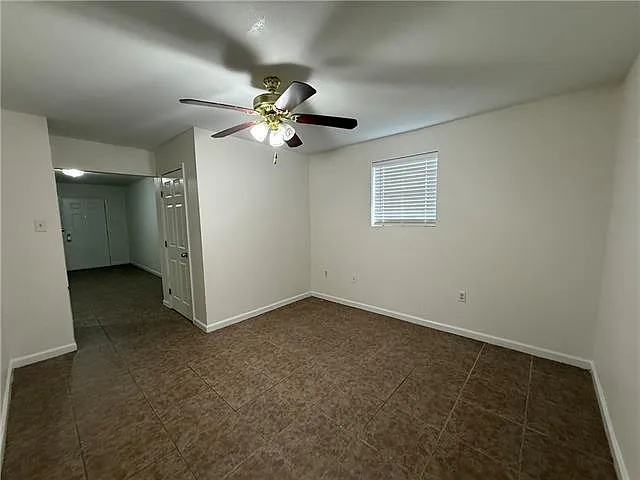 2005 Plaza Dr #1/2 — Photo 4
