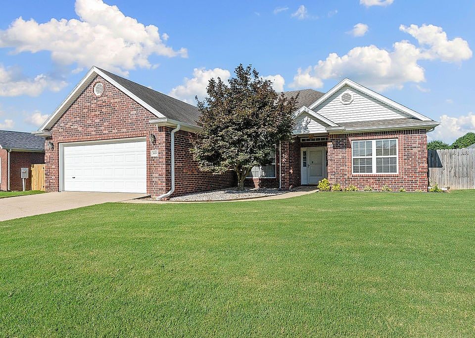 1st image of 305 Cross Ln