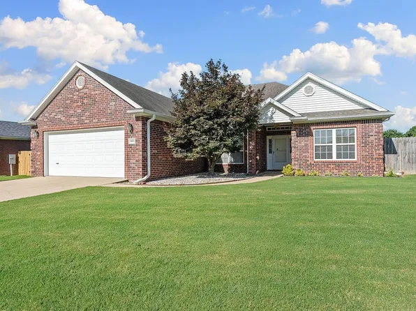 305 Cross Ln, Bentonville, AR 72712