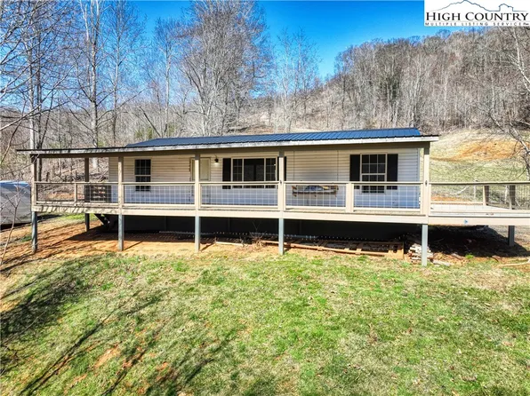 3610 W Mill Creek Road, Warrensville, NC 28693