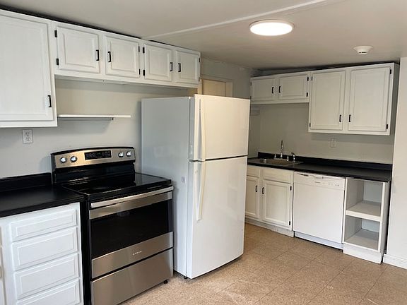 3rd image of 13 1/2 Cleveland St #6