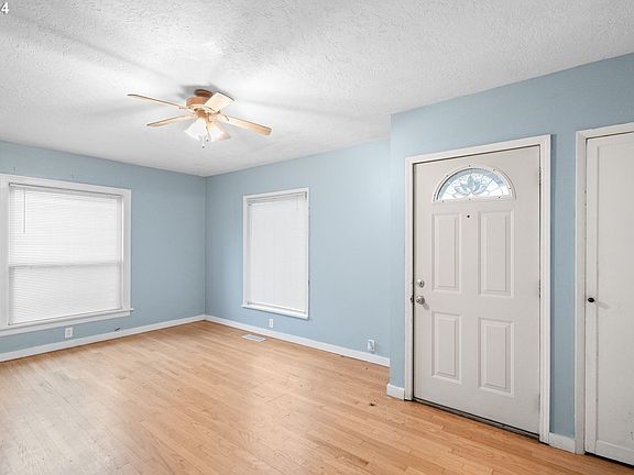 5th image of 233 SE 5th Ave