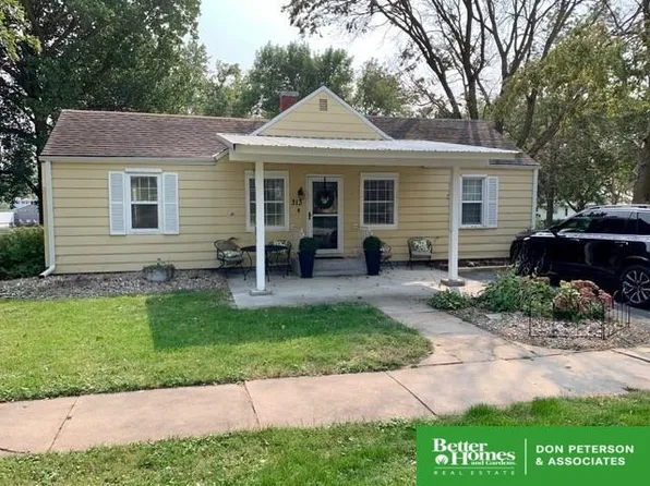 313 W Elm St, Cedar Bluffs, NE 68015