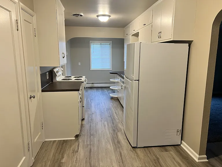 830 Oak Ter #830 — Photo 4