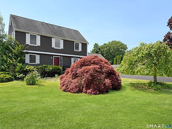 2nd image of 111 Daisy Circle