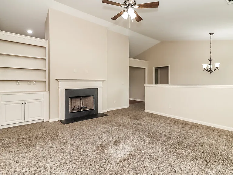 202 Comet Ct — Photo 5
