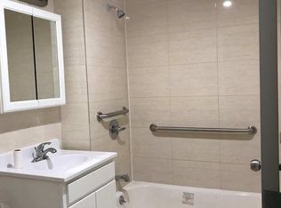 42-06 164th St #2, Flushing, NY 11358