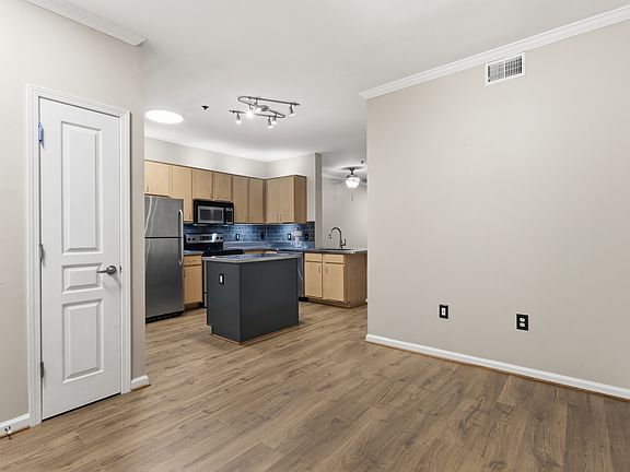 3rd image of 1803 Broadway APT 112