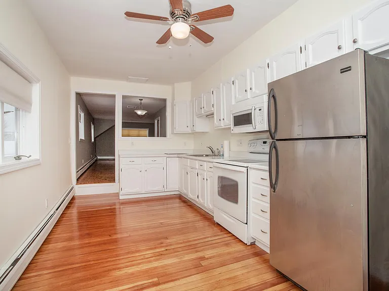 18 Cottage St #2 — Photo 5