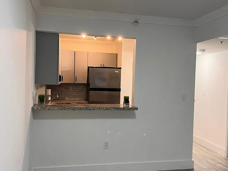 126 SW 17th Rd #405 — Photo 10