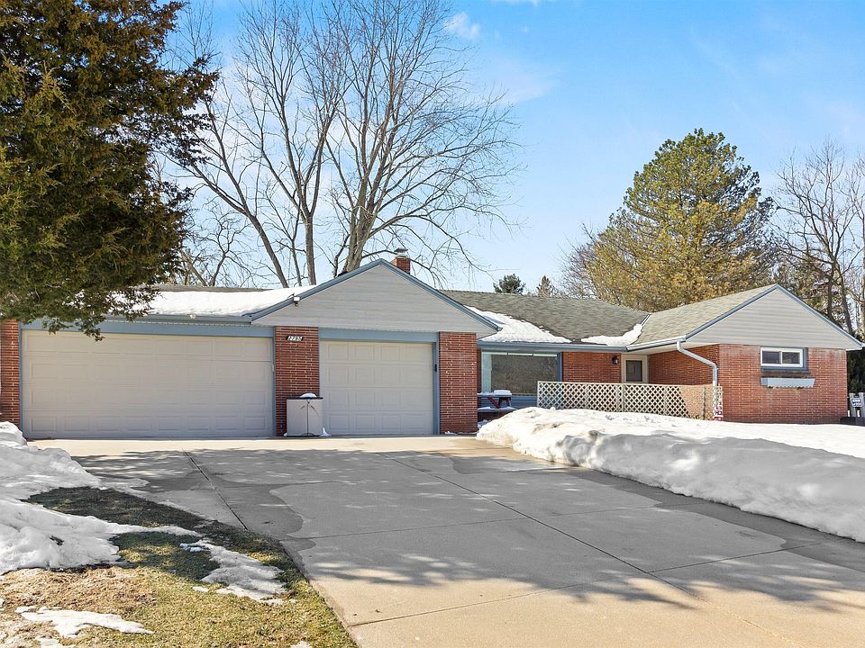 1st image of 2795 S Seymour Pl