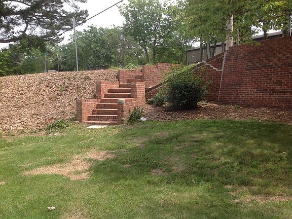 5th image of 2807 East North Street