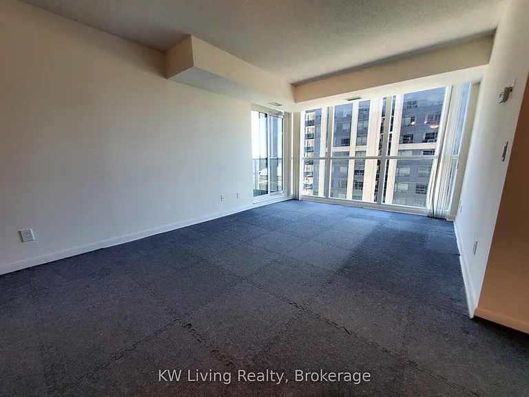 4978 Yonge St #909 — Photo 5