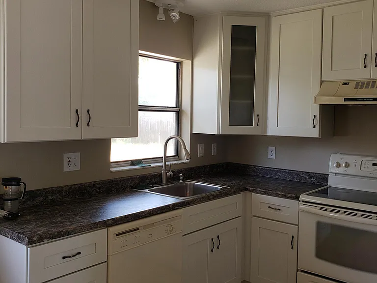 36314 Stratford Ct — Photo 3