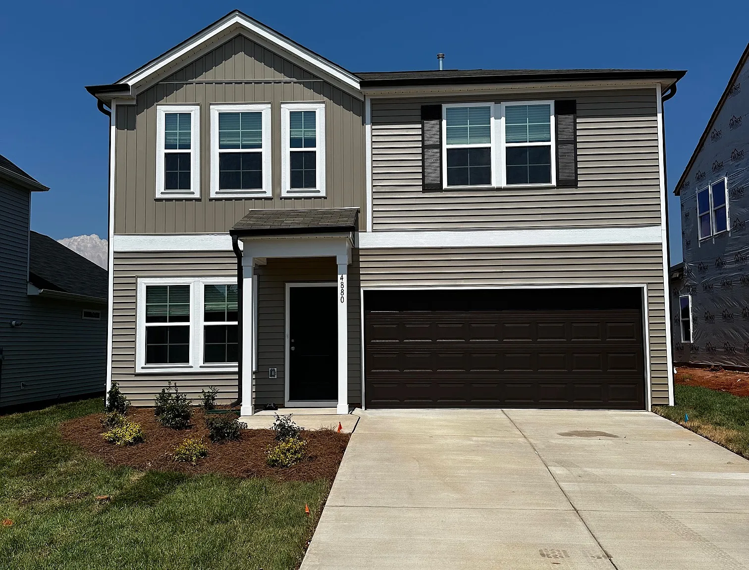 5 bed, 2152 sqft, $2,600 — Photo 1