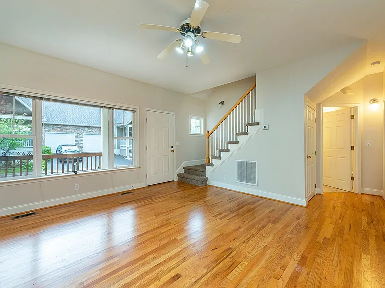 3 Teresa Way — Photo 11