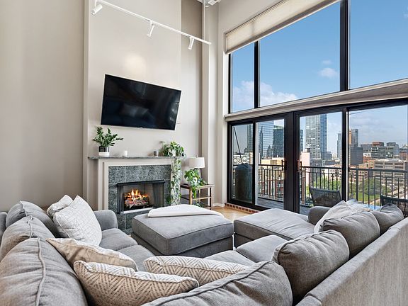 2nd image of 616 W Fulton St APT 709