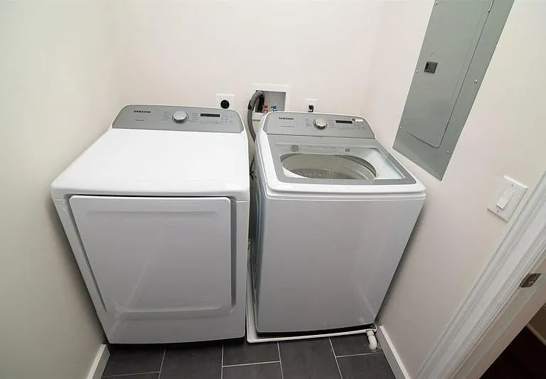 522 Madison Ave #1 — Photo 9