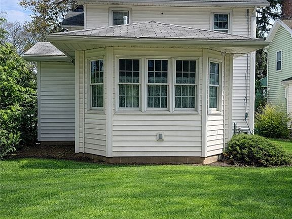 2nd image of 105 Beresford Rd